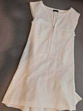 Max & Co White Cotton Dress with back train. Size US6/IT42. Excellent Condition